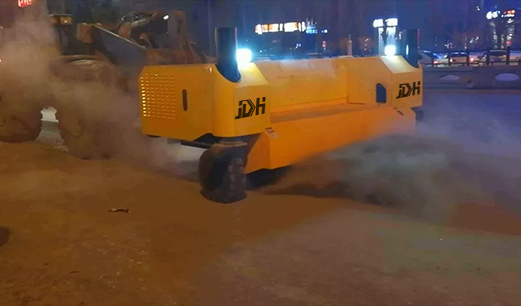 因为有你，这个雪天不在寒冷，除雪保障——乐动体育·（中国）体育官方网站
为您服务(图1)